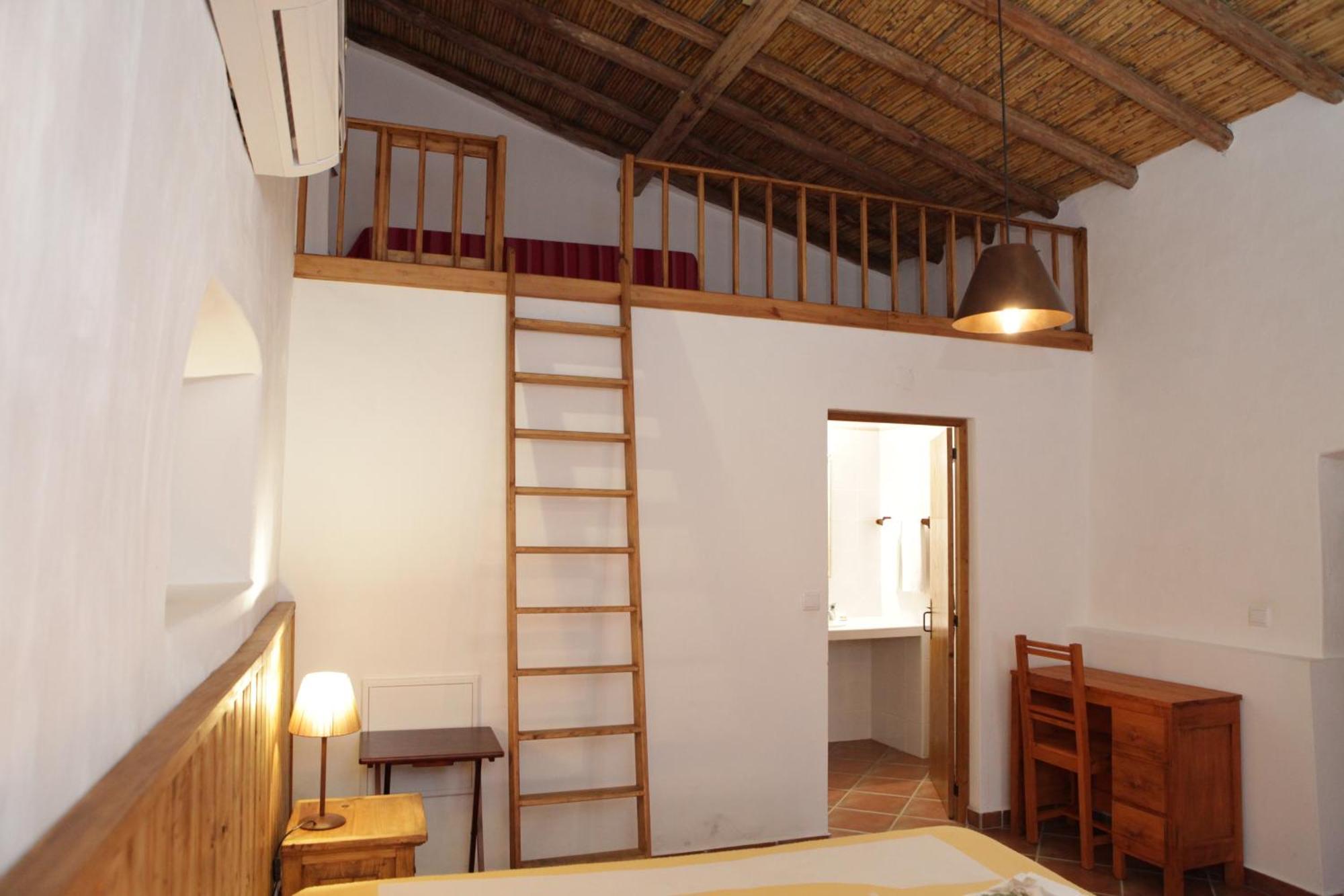 Casas Do Palheiro Velho Guest House Кастро Марим Екстериор снимка
