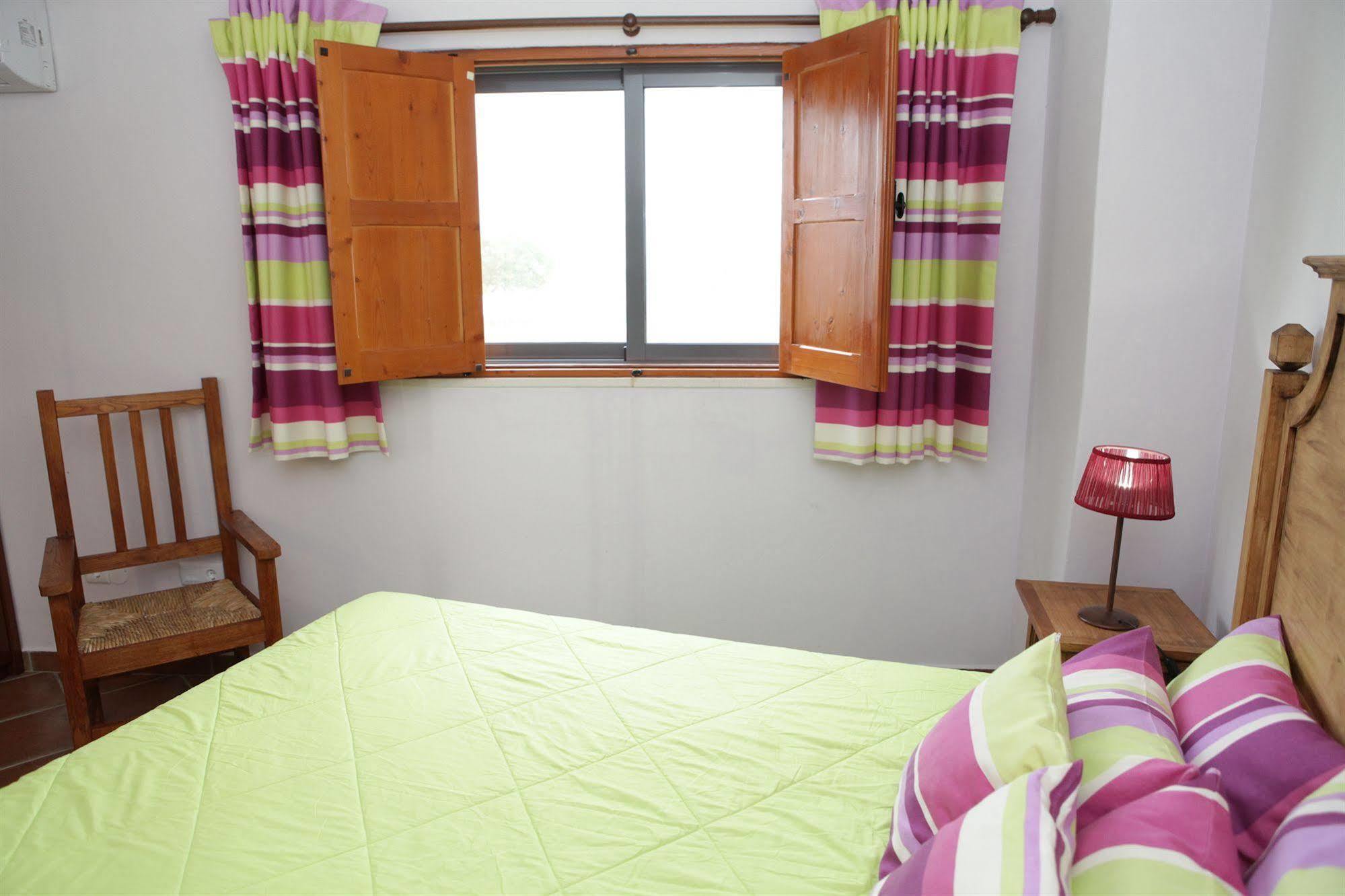 Casas Do Palheiro Velho Guest House Кастро Марим Екстериор снимка