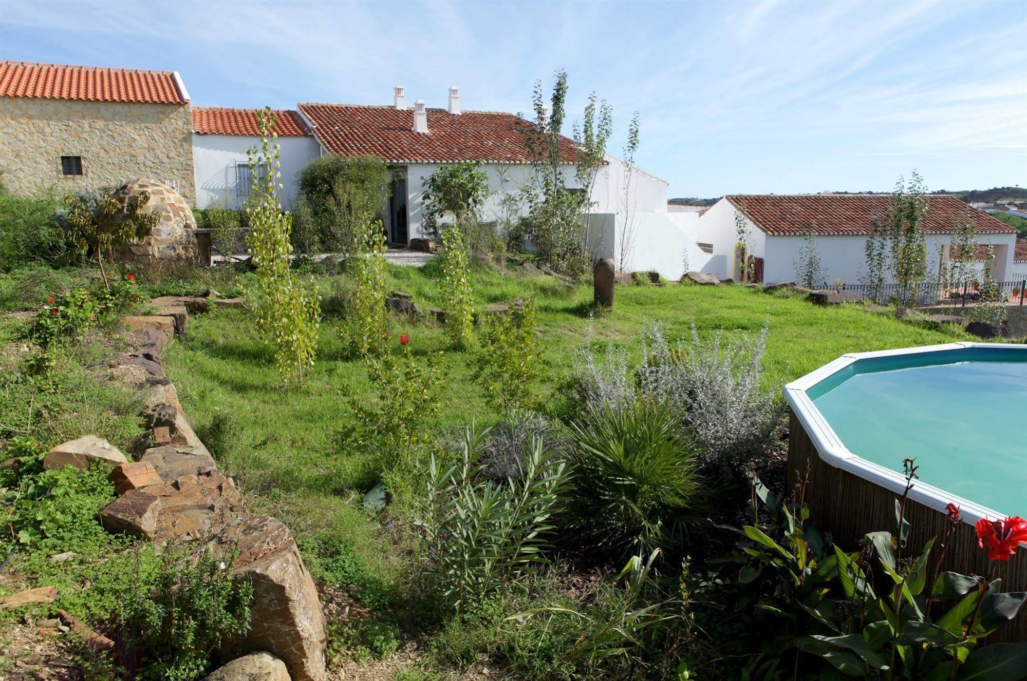 Casas Do Palheiro Velho Guest House Кастро Марим Екстериор снимка